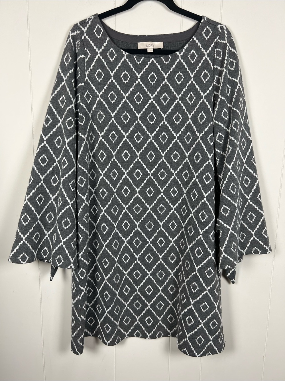 LOFT Gray Knit Geometric Diamond Print Dress